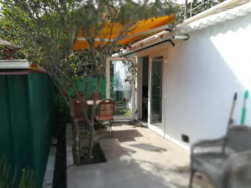 Bett 1 im Männer 4-Bettzimmer NUR Männer ONLY Men SOLO hombres