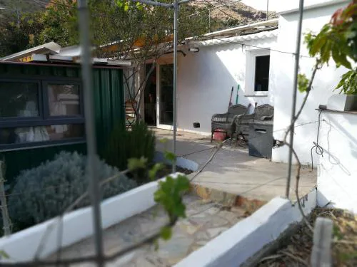 Bett 3 im Männer-4-Bettzimmer NUR Männer ONLY men SOLO hombres