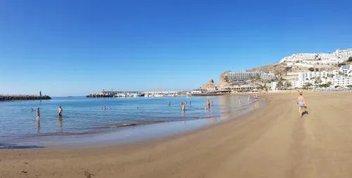Two bedroom apartment 2 min from beach
