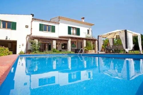 Modern Villa with Private Pool in Muro 300 m²