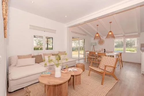 Aumadravet del Bosch by Villa Select