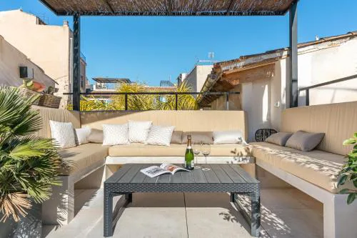 Designer Gem with terrace in prime location