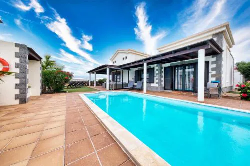 Endless Summer - Private Pool and BBQ by Lanzarote Vacation Homes