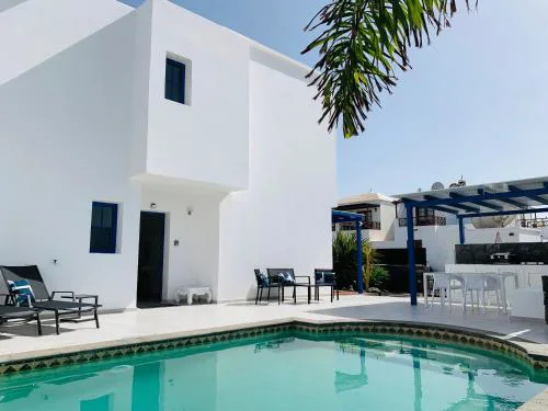 Fashion Villa Armonia, heated pool