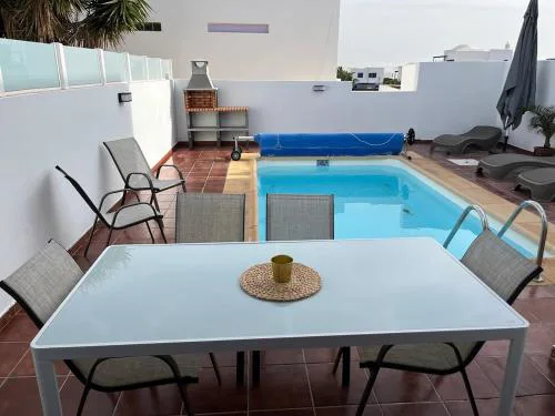 HOUSE WHITE BEACH