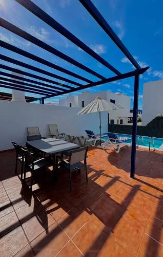 Papagayo House