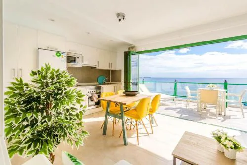 SEA BREEZE Ocean View Apartment