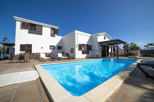 Sensational Playa Blanca Villa 3 Bedrooms Villa Myoga Spacious