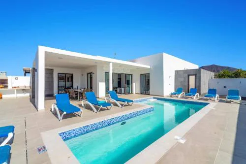 Villa Aurora by Villa Plus