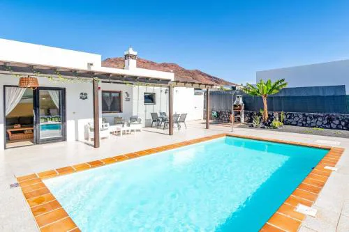 Villa Burgado Beach by Villa Plus