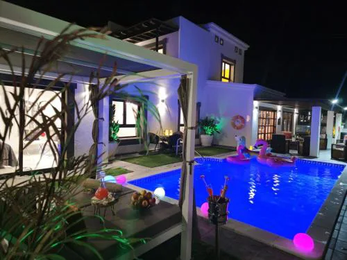 VILLA KARLA