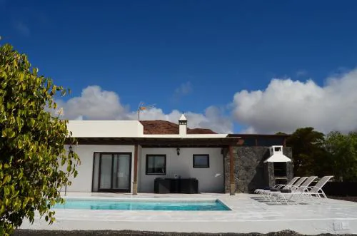 Villa Lola