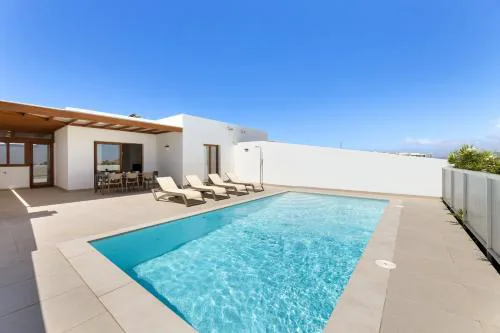 Villa Los Altos Blanca 8A by Escape Home