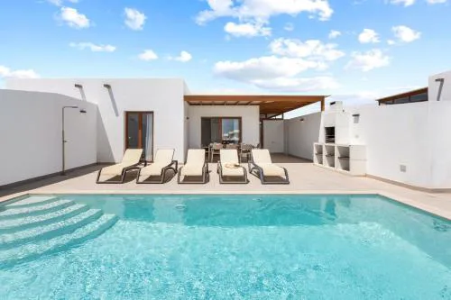 Villa Los Altos Famara 11A by Escape Home