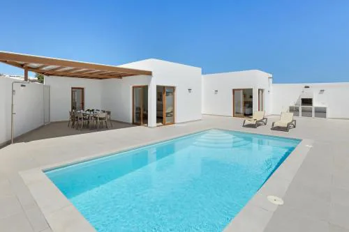 Villa Los Altos Navya 13B by Escape Home