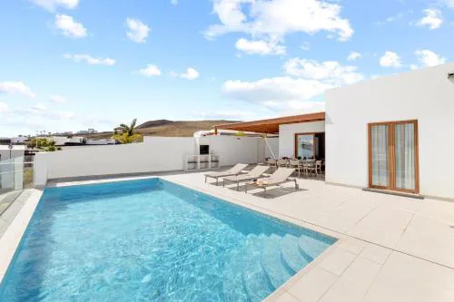 Villa Los Altos Nisa 3B by Escape Home