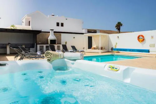 VILLA Maday May
