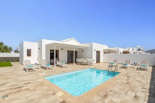 Villa Muzu by Villa Plus