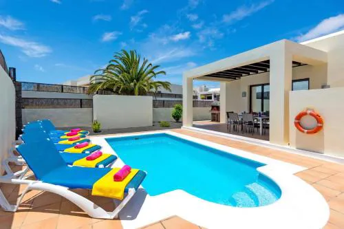 Villa Veraniego by Villa Plus
