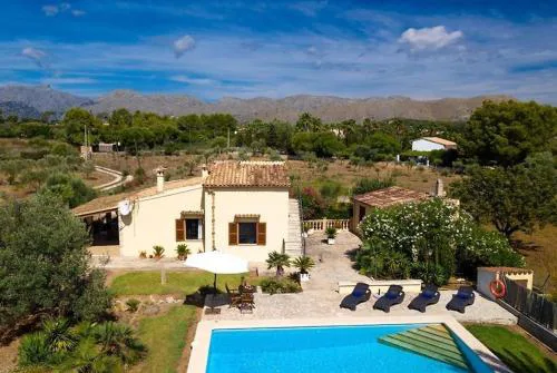 Beautiful country house in Port Pollensa by Renthousing