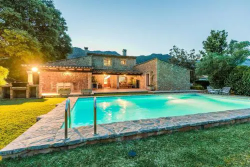 Cuixach - Stone mallorcan villa in Pollensa
