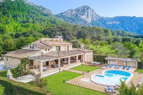 Finca Rafalet, Pollensa by Renthousing