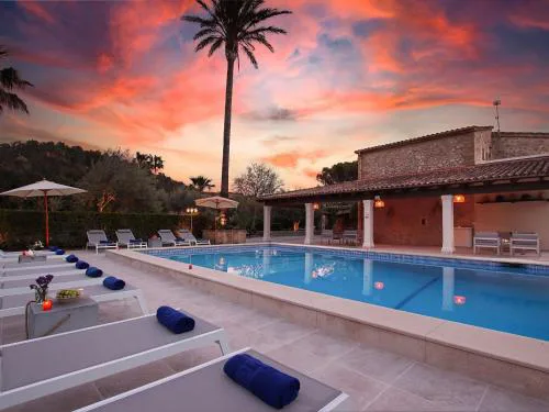 Holiday Home Beeindruckende große Villa in der Nähe von Cala San Vicente by Interhome