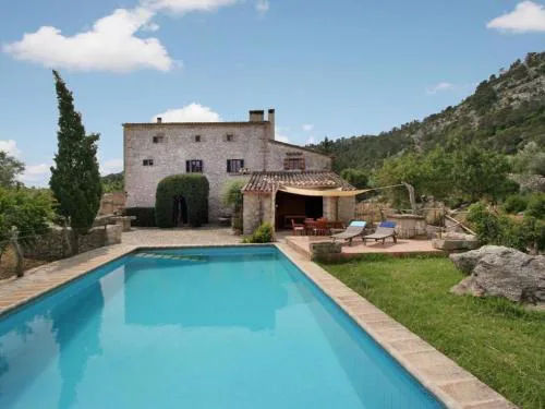 Holiday Home Guillo- 300 Jahre Geschichte an einem zeitlosen Ort by Interhome