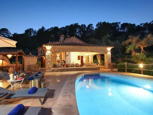 Holiday Home Villa Alordes- ein rustikales Haus mit fantastischer Aussicht by Interhome