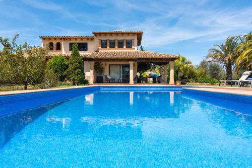 MOLINER PREMIUM VILLA by MAINVILLAS your home a 5-minute drive from LLenaire Beach