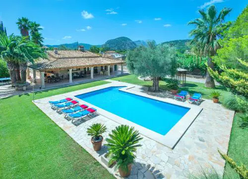 Owl Booking Villa Can Pou - Luxury Holidays in Royal Gardens