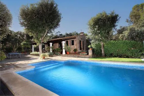 Quiet and wooded area of the Mallorcan countryside by Renthousing