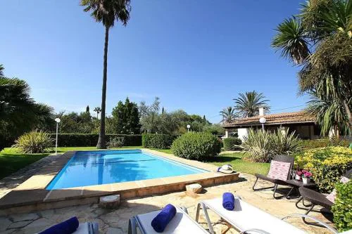 Two-bedroom house with country views by Renthousing