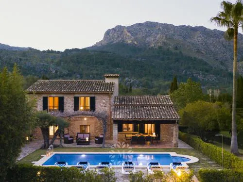 VILLA CAN PERIC WITH POOL Quiet and spacious WIFI