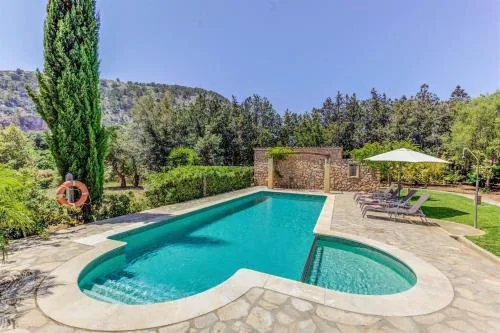Villa Llenyater by Sealand Villas
