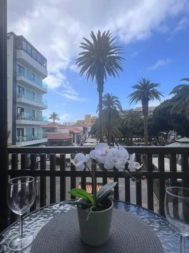 Frente a la Plaza del Charco - Mar y vida desde tus 2 balcones