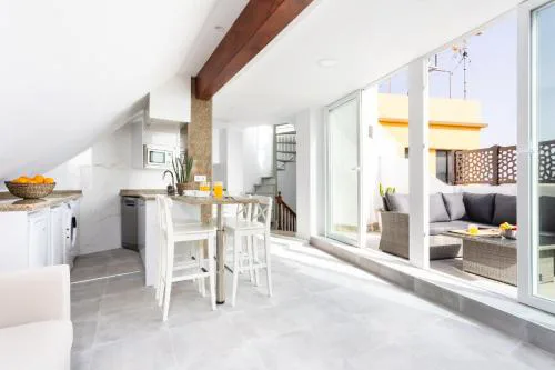 OkStay Penthouse Bencomo with beach views