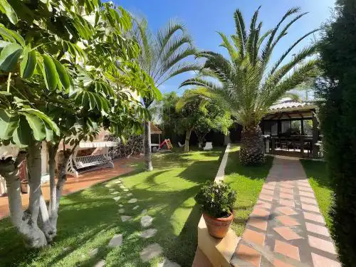 Preciosa Casa Con Jardín Privado