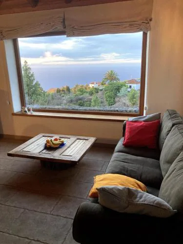 Casa Iris, Puntagorda with stunning sea view