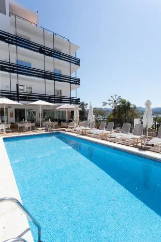 Es Mitjorn Hotel