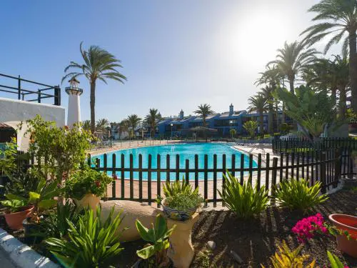 Amazing 3 bedroom next to the beach with heated pool
