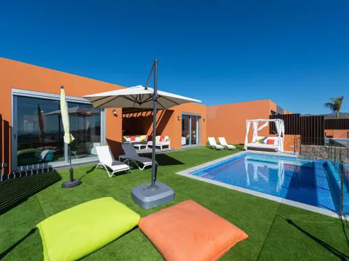Chalet in Maspalomas with Heated Pool