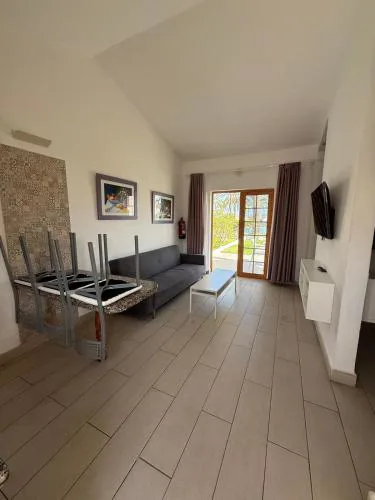 Secret Bungalow, Los Arcos