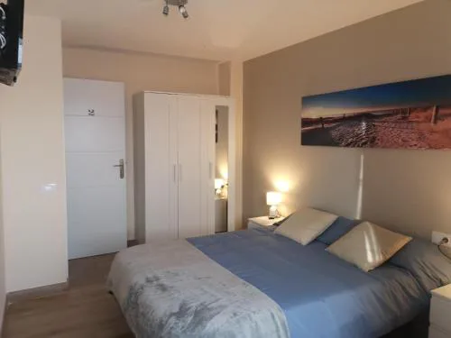 Hostal Mari en La Laguna, alquiler habitación privada en hostal, 6 habitaciones cerca de la universidad y aeropuerto Norte, 3 baños compartidos