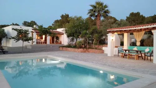 Casa Puig de Mar, con piscina y jardín'