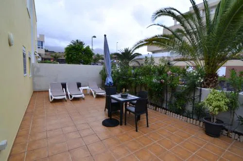 Apartamento HAKUNA MATATA con gran terraza, planta baja