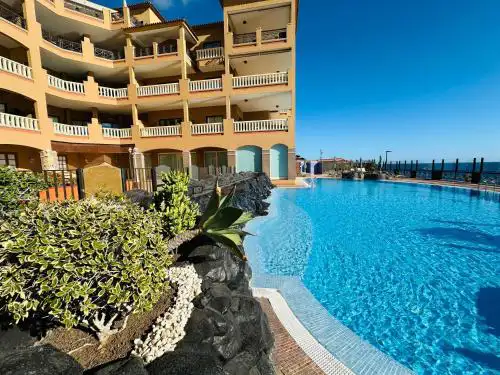 El Nautico Coral Suite - Oceanview Escape