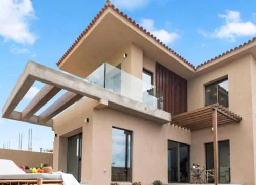 Golf Tenerife South xx Wheel Accessible Shower xx Free WIFi xx Private Pool 30 degrees xx Two Terraces 30m2x60m2 xxFree Parking xx Mountain view xx Flatscreen 65 inch xx