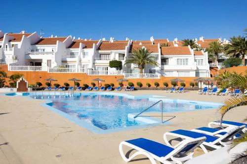 Home2Book Stylish Apt Pool & Terrace, Sand Club