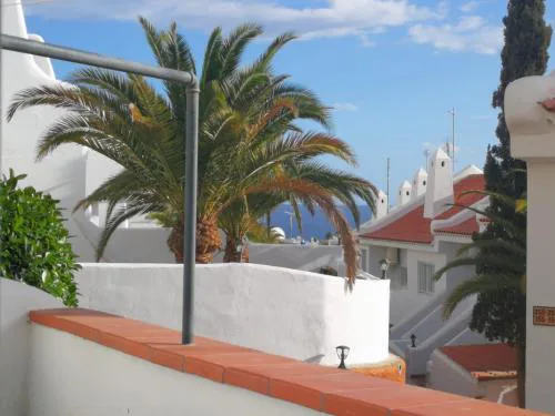 Lavender Seaviews beautiful apartment in Sand Club SC153